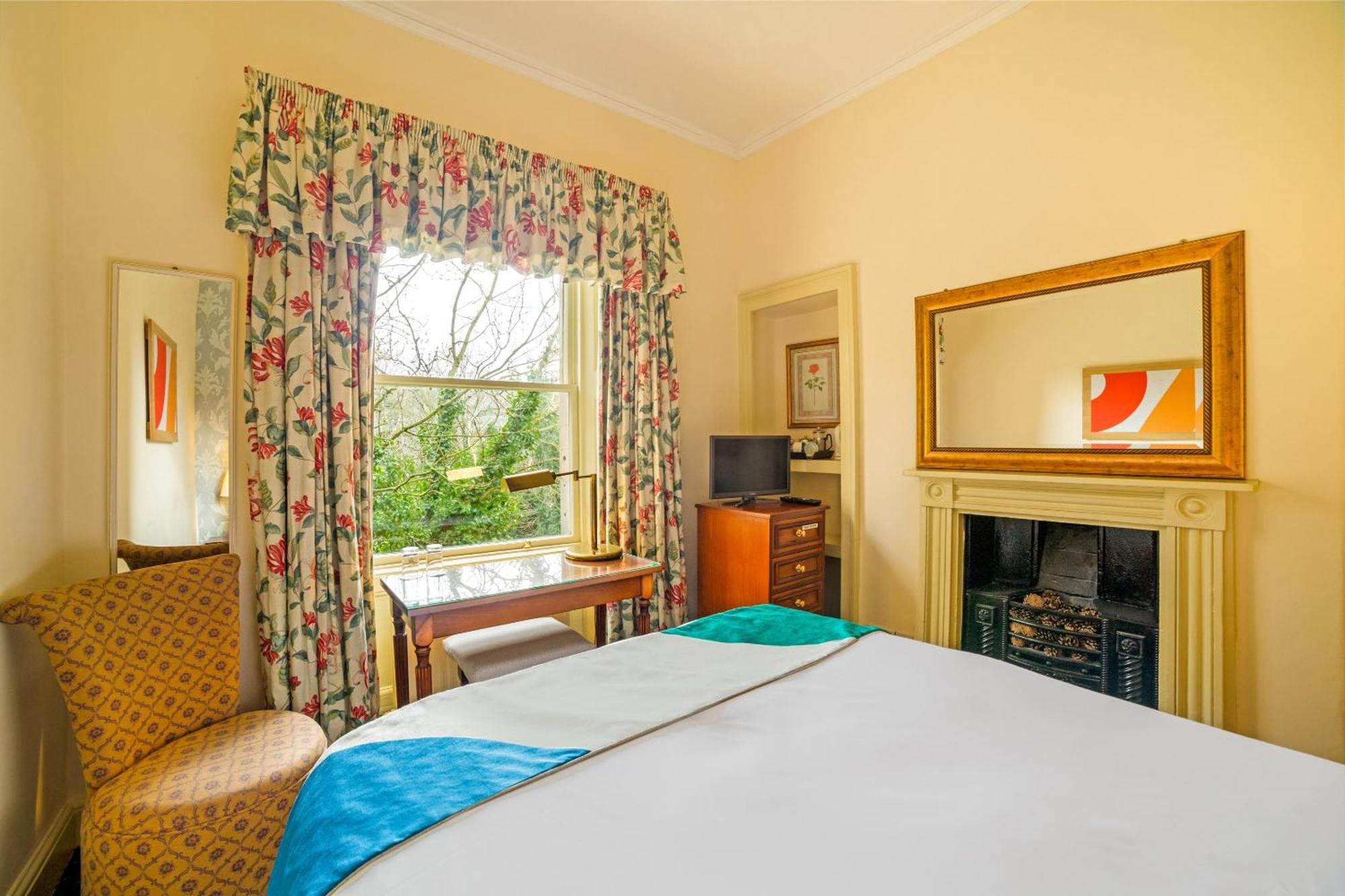 Oyo Bailbrook Lodge, Бат Экстерьер фото