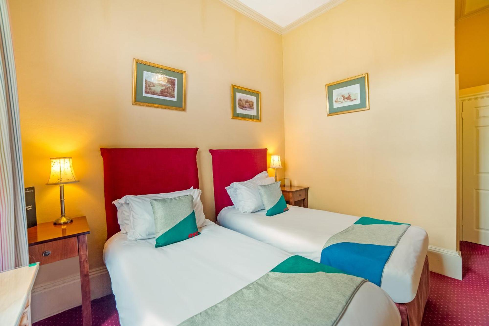 Oyo Bailbrook Lodge, Бат Экстерьер фото