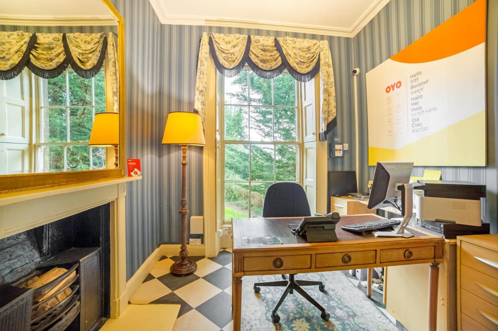 Oyo Bailbrook Lodge, Бат Экстерьер фото
